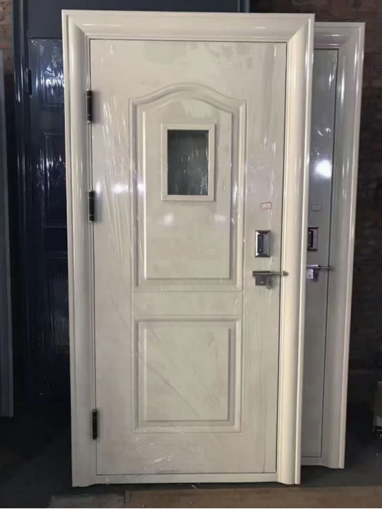 榆中学校教室门