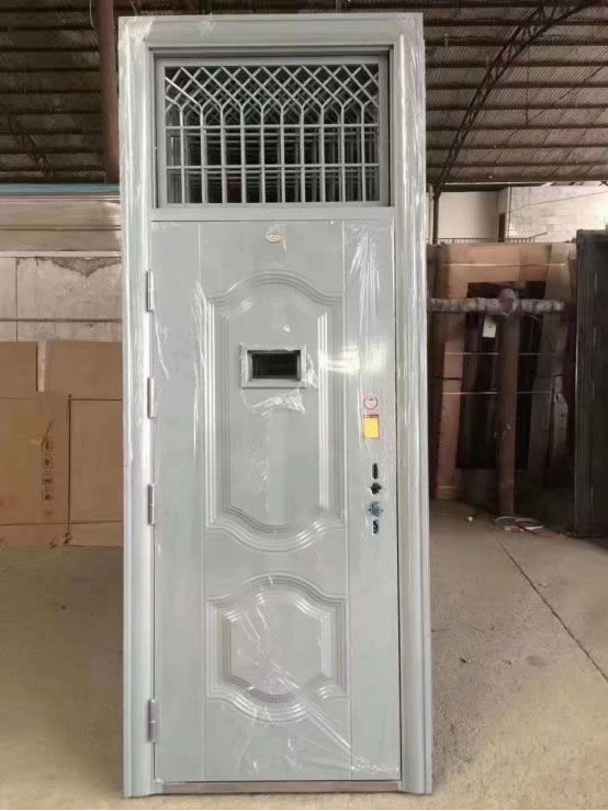 榆中学校教室门