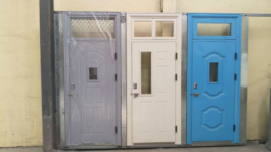 榆中学校教室门