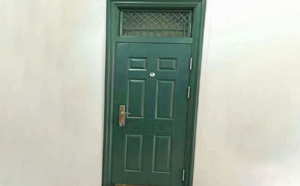 榆中学校教室门