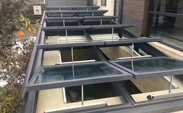 某轨道交通车辆维修车间榆中排烟窗应用